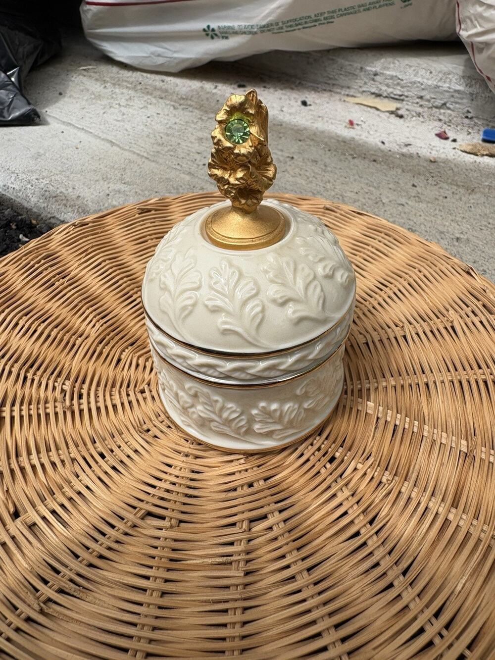 Lenox China Treasures Collection Trinket Ring Box Birthday Stone August